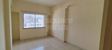 Room in 3 BHK Independent House at Dlf Phase ii – for Sale