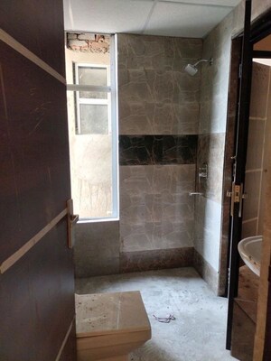 Furnished Amenities in 2 BHK Apartment at Sector 16b Greater Noida – for Rent