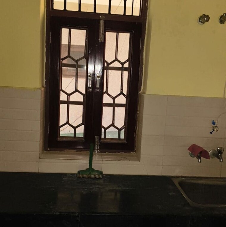 Room, gomti nagar Pg For Girls In Gomti Nagar 9759435