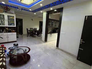 Parking in 3 BHK Builder Floor at AJ Residency Benson Town, Benson Town – for Sale