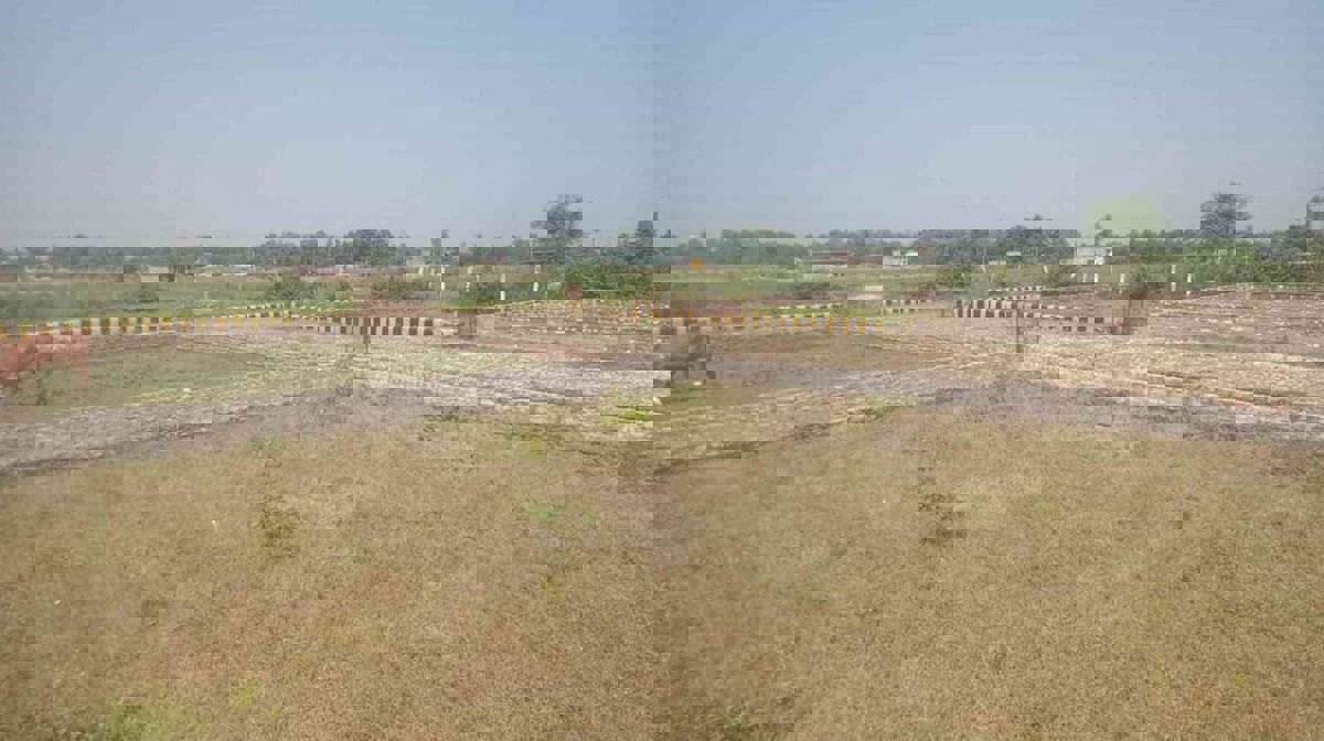 Plot For Sale in Kisan Path