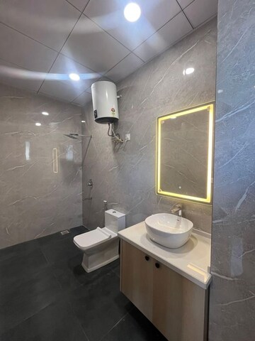 Bathroom in 1.5 BHK Builder Floor at Minarch Tower, Sector 44 – for Rent