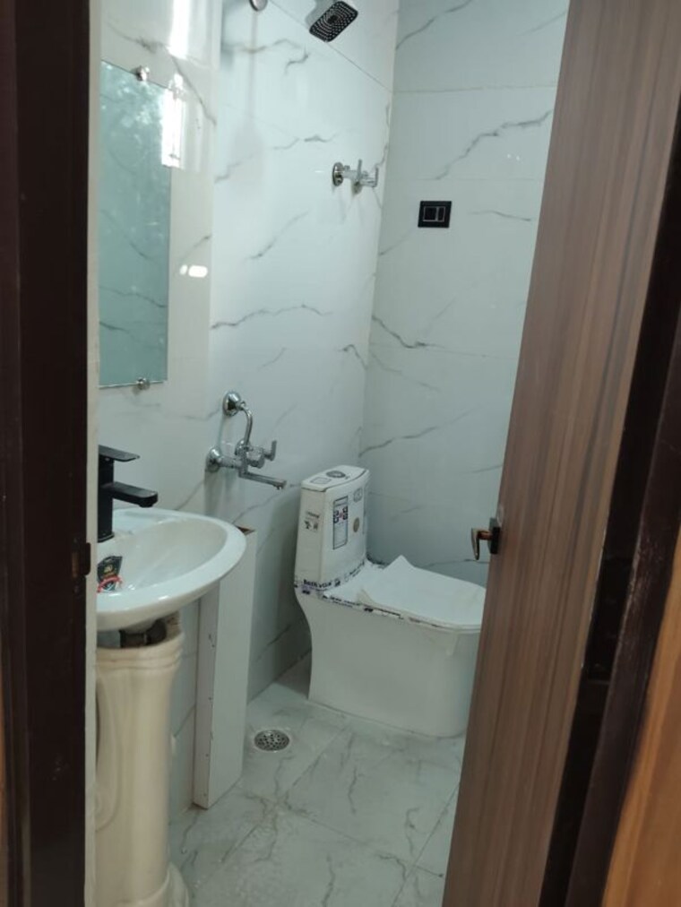 Bathroom, niti khand i 2 Bedroom 750 Sq.Ft. Builder Floor In Niti Khand I Ghaziabad 9759585