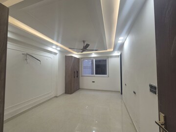 Room in 3 BHK Builder Floor at Chattarpur – for Rent