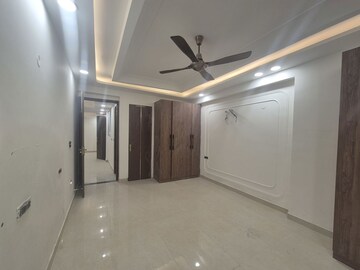 Room in 3 BHK Builder Floor at Chattarpur – for Rent