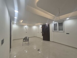 Room in 3 BHK Builder Floor at Chattarpur – for Rent