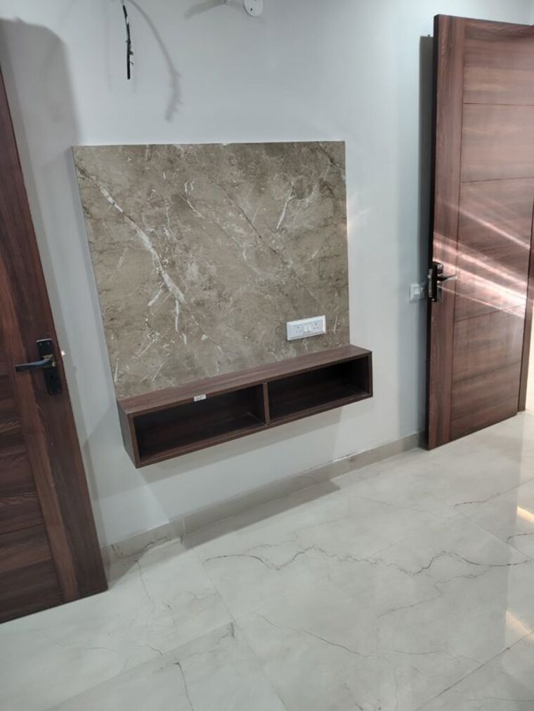 Room, dhakoli 3 Bedroom 110 Sq.Yd. Builder Floor In Dhakoli Zirakpur 9759620