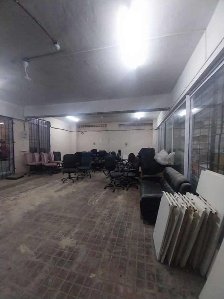 Room, chakala Commercial Warehouse 650 Sq.Ft. In Chakala Mumbai 9759598