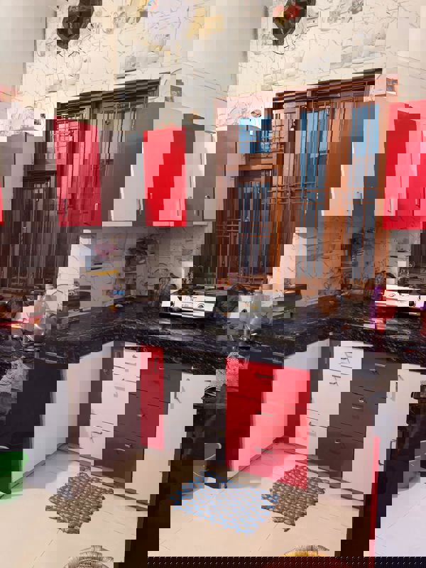 1.5 BHK + Pooja Room,Extra Room Independent House For Rent in Noida Central