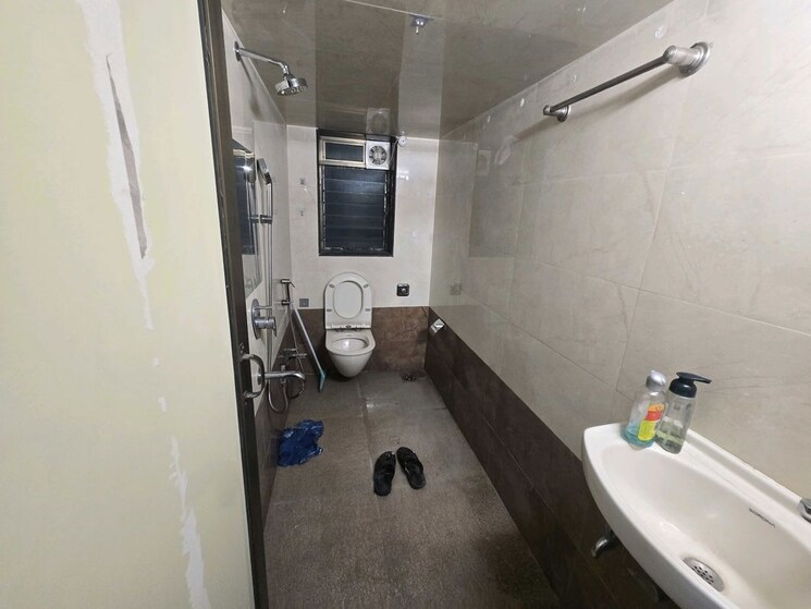 Bathroom, andheri-chs 2 Bedroom 890 Sq.Ft. Apartment In Andheri West Mumbai 9759655