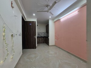 Room in 1.5 BHK Builder Floor at Chattarpur – for Rent