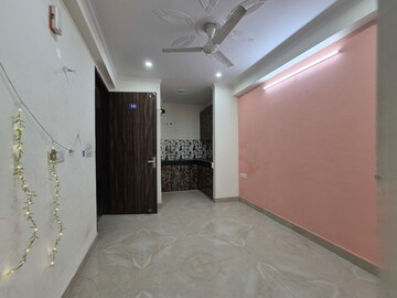 Room in 1.5 BHK Builder Floor at Chattarpur – for Rent