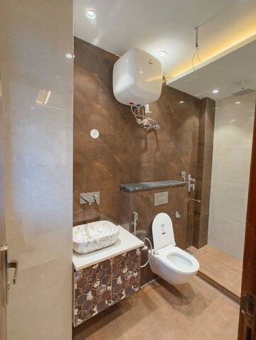 Furnished Amenities in 2 BHK Builder Floor at Godrej Retreat, Sector 83 – for Rent