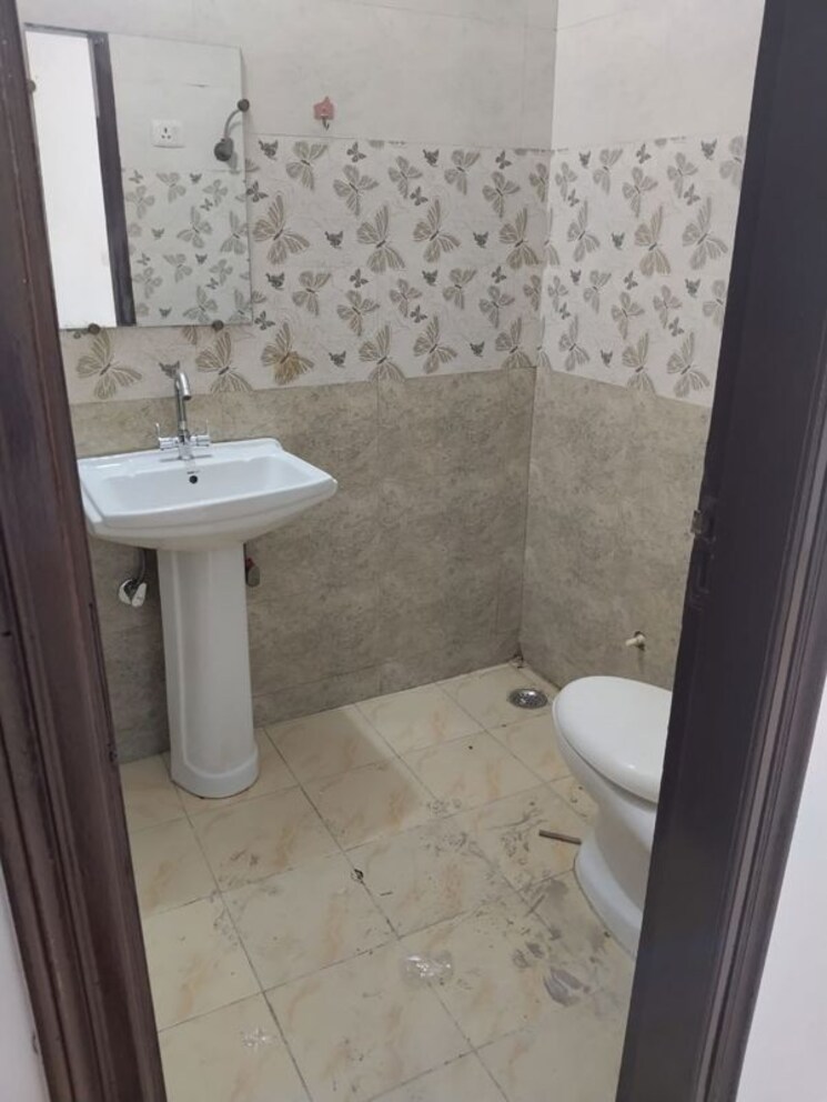 Bathroom, neb sarai 2 Bedroom 950 Sq.Ft. Builder Floor In Neb Sarai Delhi 9759723