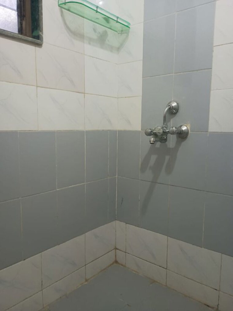 Bathroom, sector 14 dwarka 1 Bedroom 550 Sq.Ft. Apartment In Sector 14 Dwarka Delhi 9689957