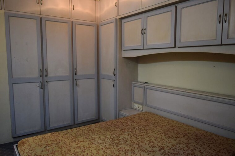 Room, sarkar-tower 1 Bedroom 500 Sq.Ft. Apartment In Mazgaon Mumbai 9759755