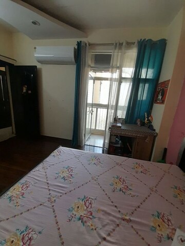 Bedroom in 4 BHK Apartment at Prateek Laurel Phase-II, Sector 120 – for Sale