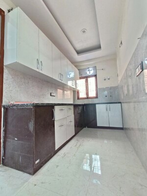 Kitchen in 3 BHK Independent House at Dlf Phase ii – for Sale