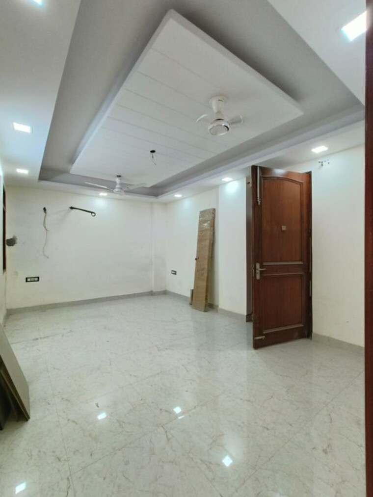 Room, dlf phase ii 3 Bedroom 1935 Sq.Ft. Independent House In Dlf Phase ii Gurgaon 9759177