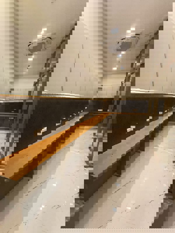 Office Space For Rent in Mani Casadona