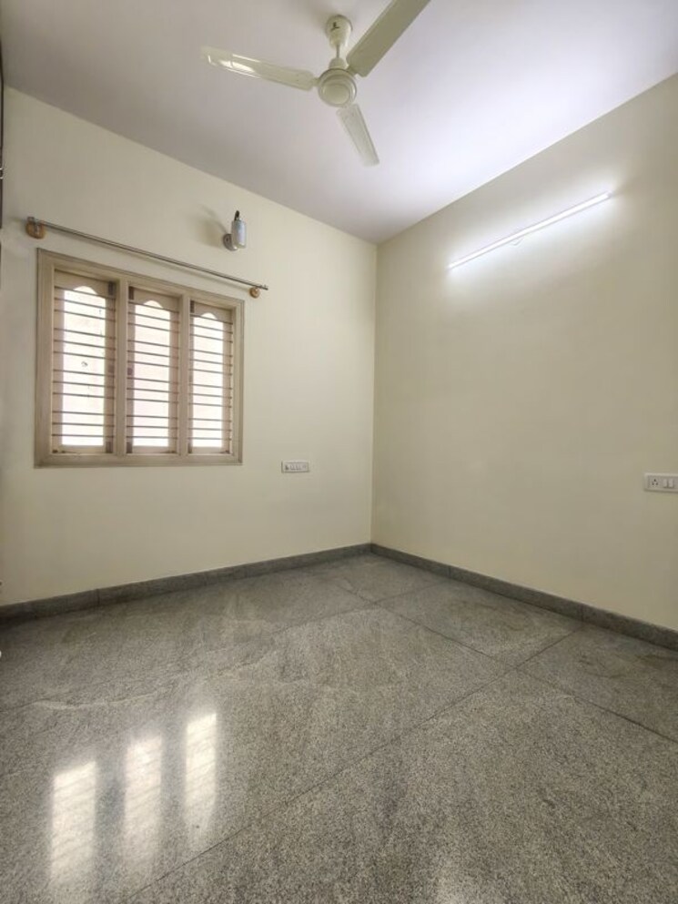 Room, kaggadasapura 2.5 Bedroom 1500 Sq.Ft. Independent House In Kaggadasapura Bangalore 9759870