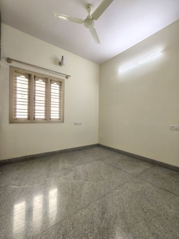 Room, kaggadasapura 2.5 Bedroom 1500 Sq.Ft. Independent House In Kaggadasapura Bangalore 9759870