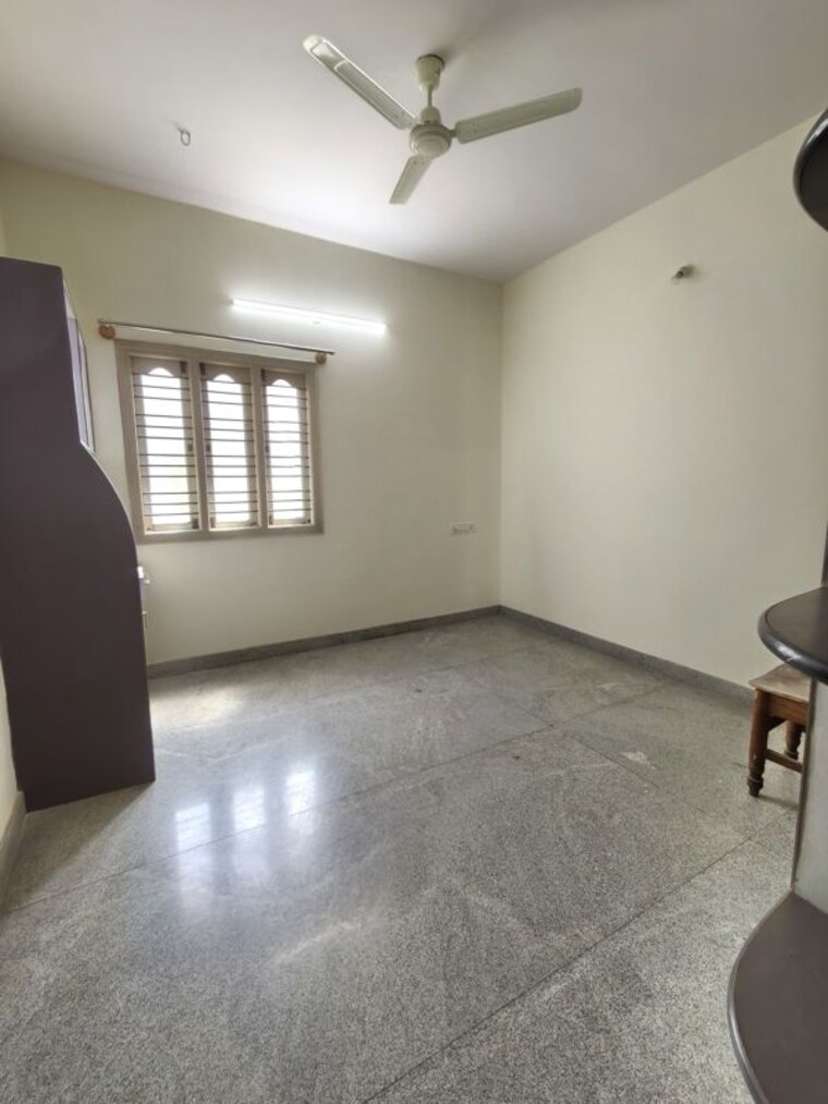 Room, kaggadasapura 2.5 Bedroom 1500 Sq.Ft. Independent House In Kaggadasapura Bangalore 9759870
