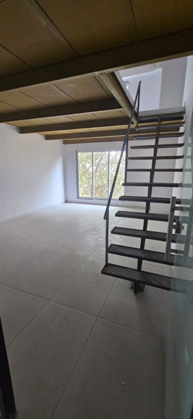 undefined, kalyan east Commercial Office Space 1200 Sq.Ft. In Kalyan East Thane 9759841