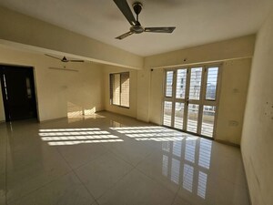 Room in 3 BHK Apartment at Saakshi Parvasaakshi, Pimple Saudagar – for Rent