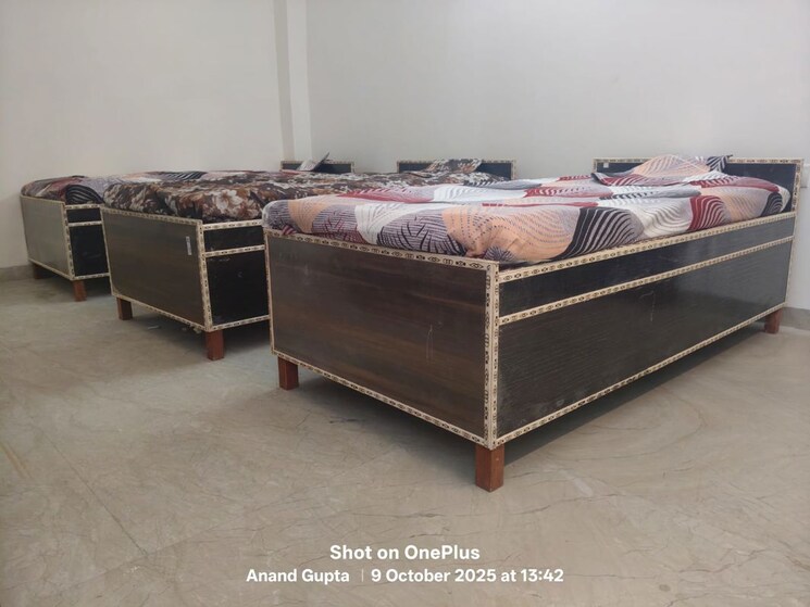 Bedroom, sector 71 Pg For Boys & Girls In Sector 71 9759924