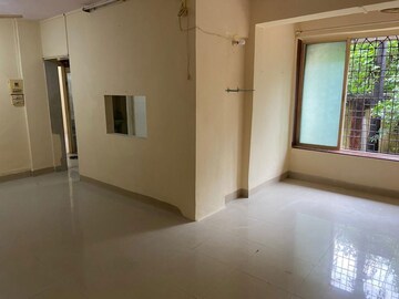 Room in 2 BHK Apartment at Roof Top Chs Ltd, Andheri East – for Rent