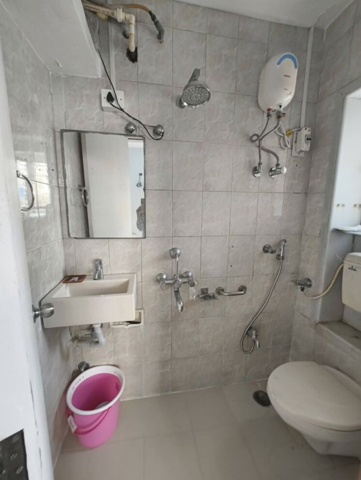 Bathroom, sneh-chs-santacruz 3 Bedroom 1350 Sq.Ft. Apartment In Santacruz West Mumbai 9760028