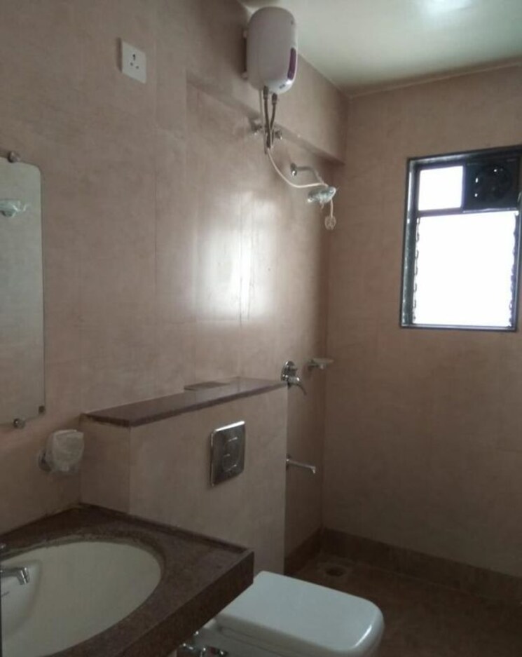 Bathroom, godrej-central 2 Bedroom 754 Sq.Ft. Apartment In Chembur Mumbai 9760031