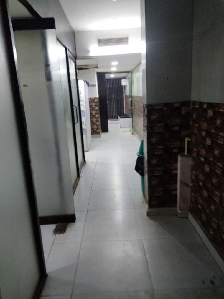 undefined, sector 2 Commercial Office Space 1700 Sq.Ft. In Sector 2 Noida 9759959