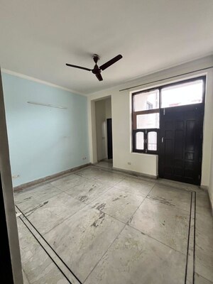 Room in 2 BHK Builder Floor at Sector 45 – for Rent