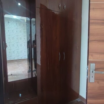 Room in 3 BHK Villa at Sector 16b Greater Noida – for Sale
