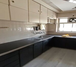 2 BHK Apartment For Rent in Dadar West