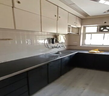 2 BHK Apartment For Rent in Dadar West