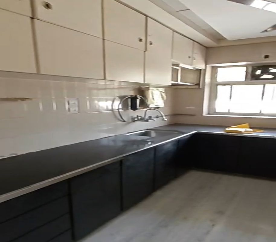 2 BHK Apartment For Rent in Dadar West