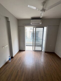 3 BHK Apartment For Rent in Signature Global City