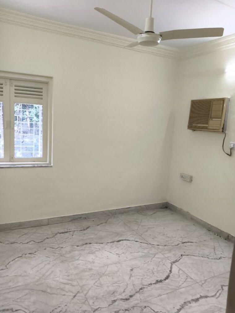 Room, vile parle east 1 Bedroom 480 Sq.Ft. Apartment In Vile Parle East Mumbai 9760258