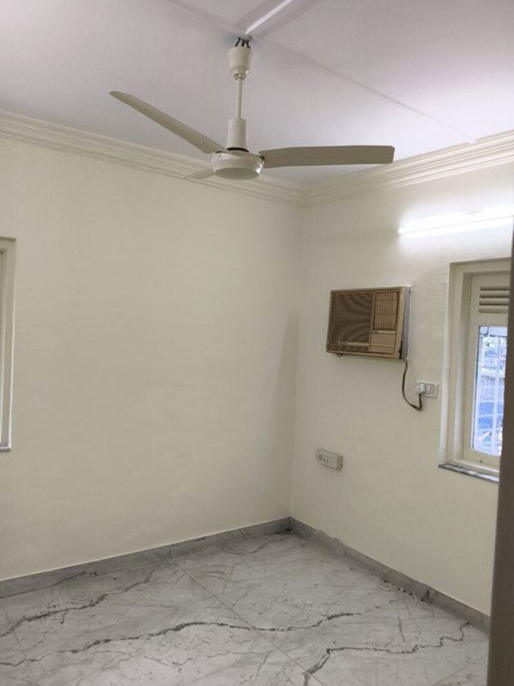 Room, vile parle east 1 Bedroom 480 Sq.Ft. Apartment In Vile Parle East Mumbai 9760258