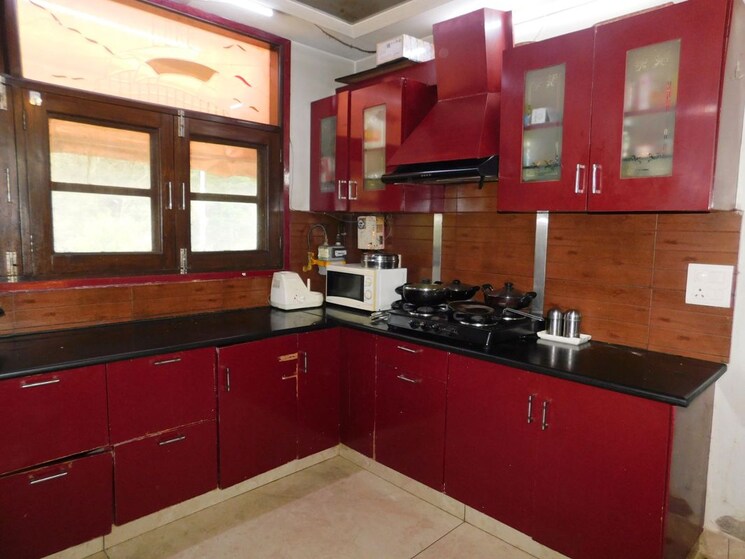 Kitchen, east of kailash 3 Bedroom 200 Sq.Yd. Builder Floor In East Of Kailash Delhi 9760271