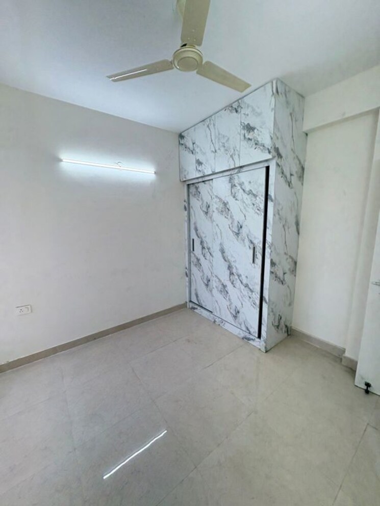 Room, signature-the-millennia-2 2 Bedroom 603 Sq.Ft. Apartment In Sector 37d Gurgaon 9760423