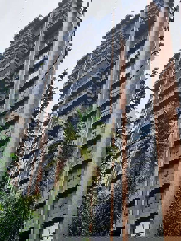 4 BHK + Servant Room Apartment For Sale in Santacruz West