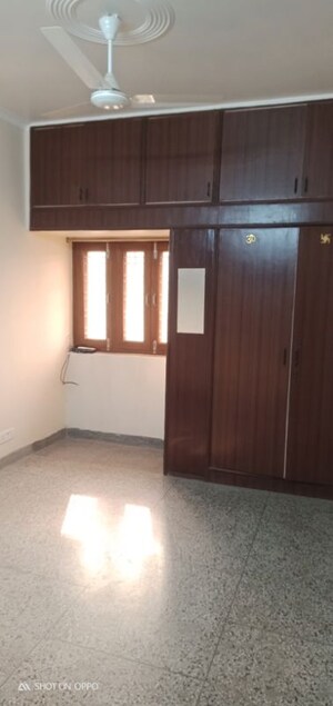 Room in 3 BHK Apartment at Vasant Kunj – for Rent