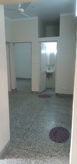 Room in 3 BHK Apartment at Vasant Kunj – for Rent