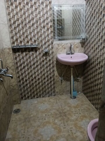 Bathroom in 2 BHK Independent House at Gomti Nagar – for Rent
