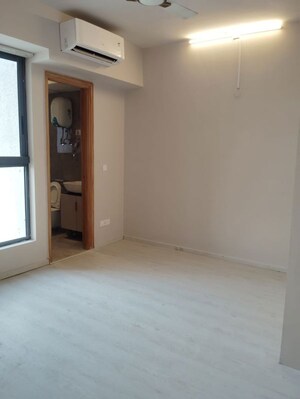 Room in 3.5 BHK Apartment at M3M Heights, Sector 65 – for Rent