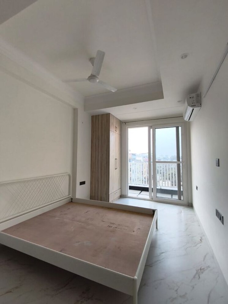 Room, sector 46 Studio 600 Sq.Ft. Builder Floor In Sector 46 Gurgaon 9760724